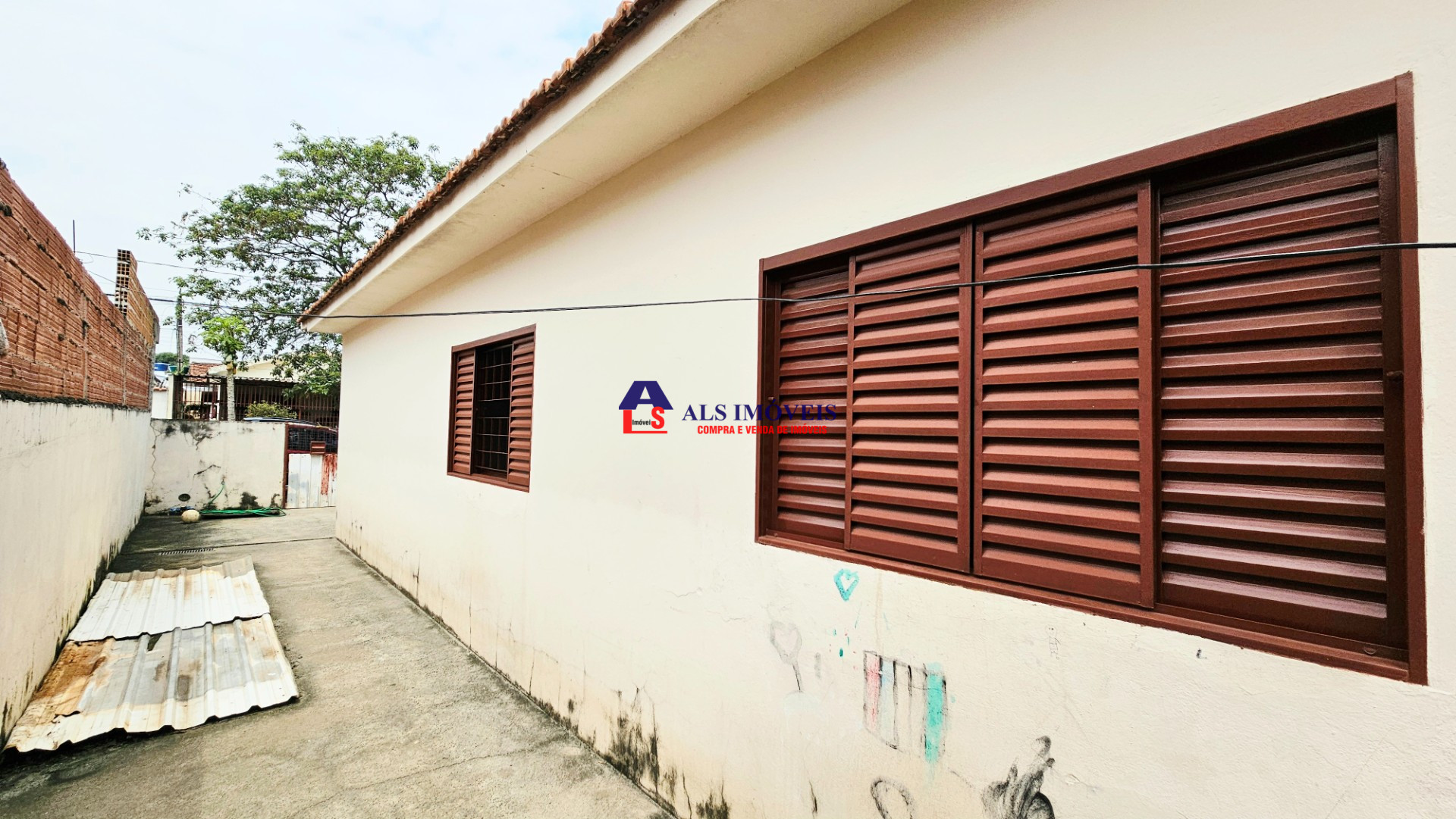 Venda Urgente! Casa no Jardim Europa I - Parte alta do bairro, Rua Bélgica, a duas quadras da Av da Amizade - Santa Bárbara D'Oeste SP. Aceita Financiamento. — foto 2