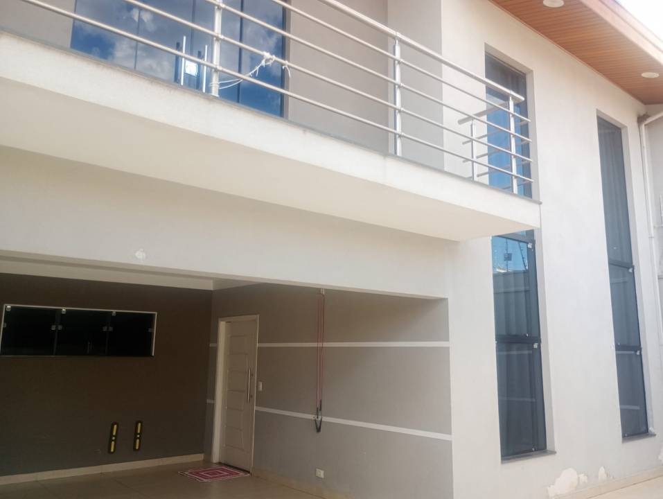 Casa em Jardim Dona Regina