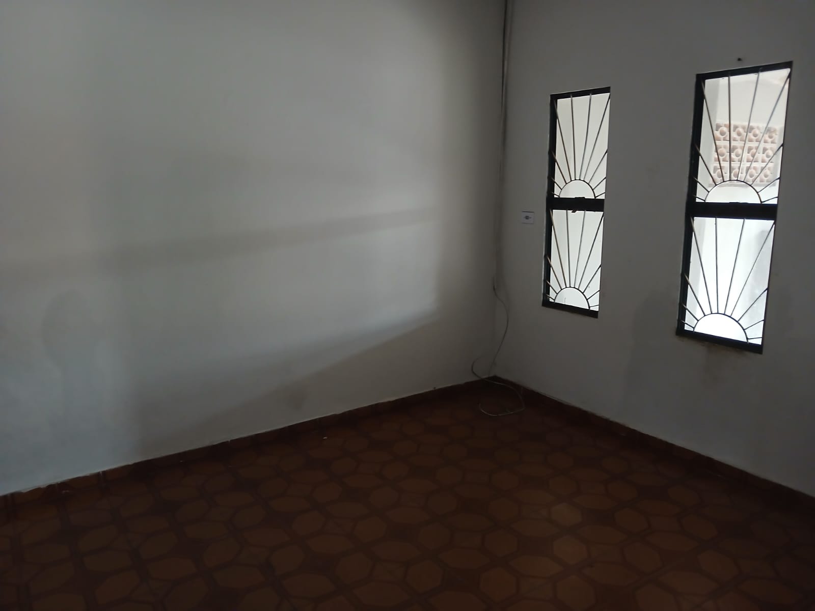 R$ 250 MIL-VENDO OU ALUGO-R$ 1500,00-CASA NO PLANALTO DO SOL — foto 5