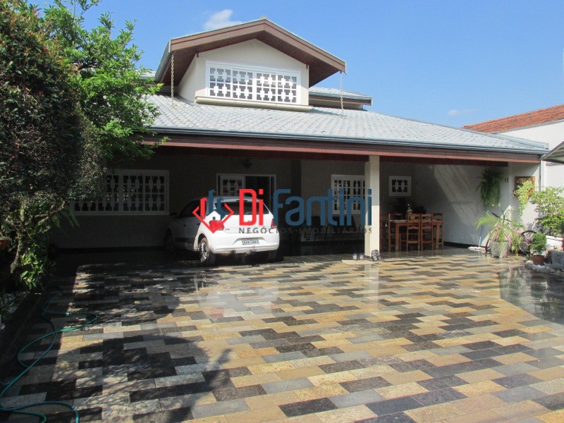 Casa em Morada do Sol