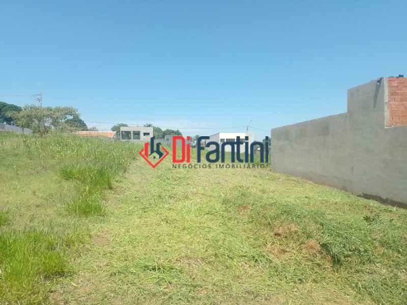 Terreno / Lote em Jardim Aranha Oliveira