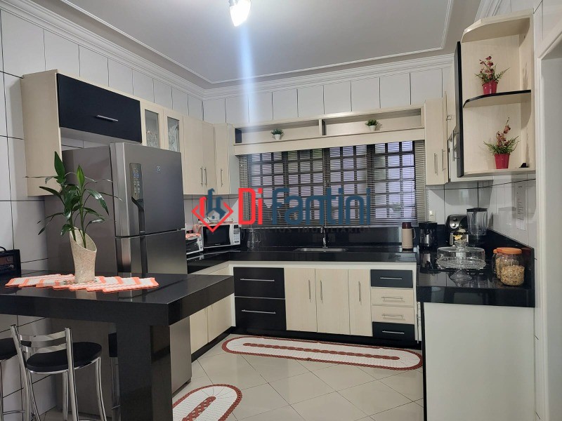 Casa em Jardim Dona Regina