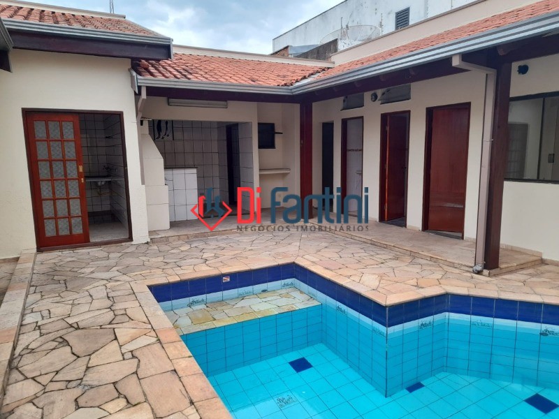 Sobrado em Residencial Vale das Nogueiras