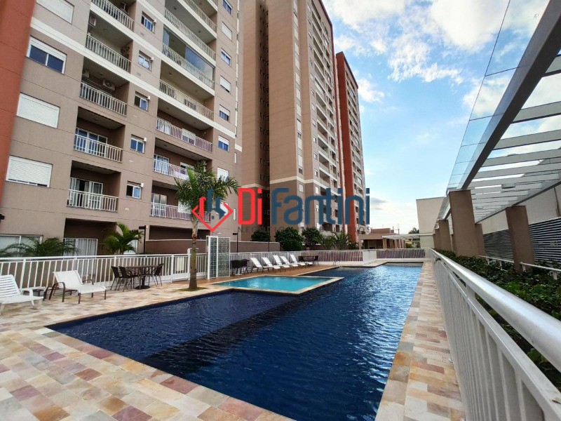 Apartamento em Jardim Jacyra