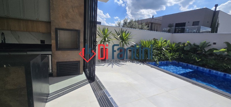 Casa em condomínio em Jardim Firenze