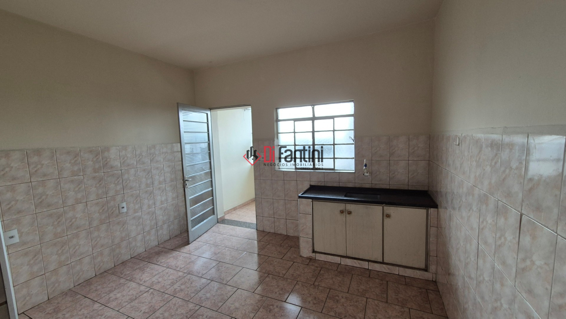 Kitnet / Kitnetão com 1 dormitório, sala, cozinha, wc para locação, 55m² por R$ 750,00/mês - Cidade Jardim - Americana/SP — foto 4