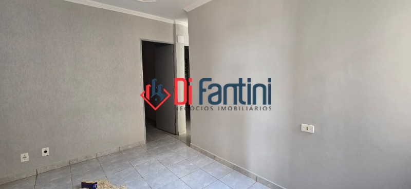 Apartamento em Conjunto Habitacional Roberto Romano