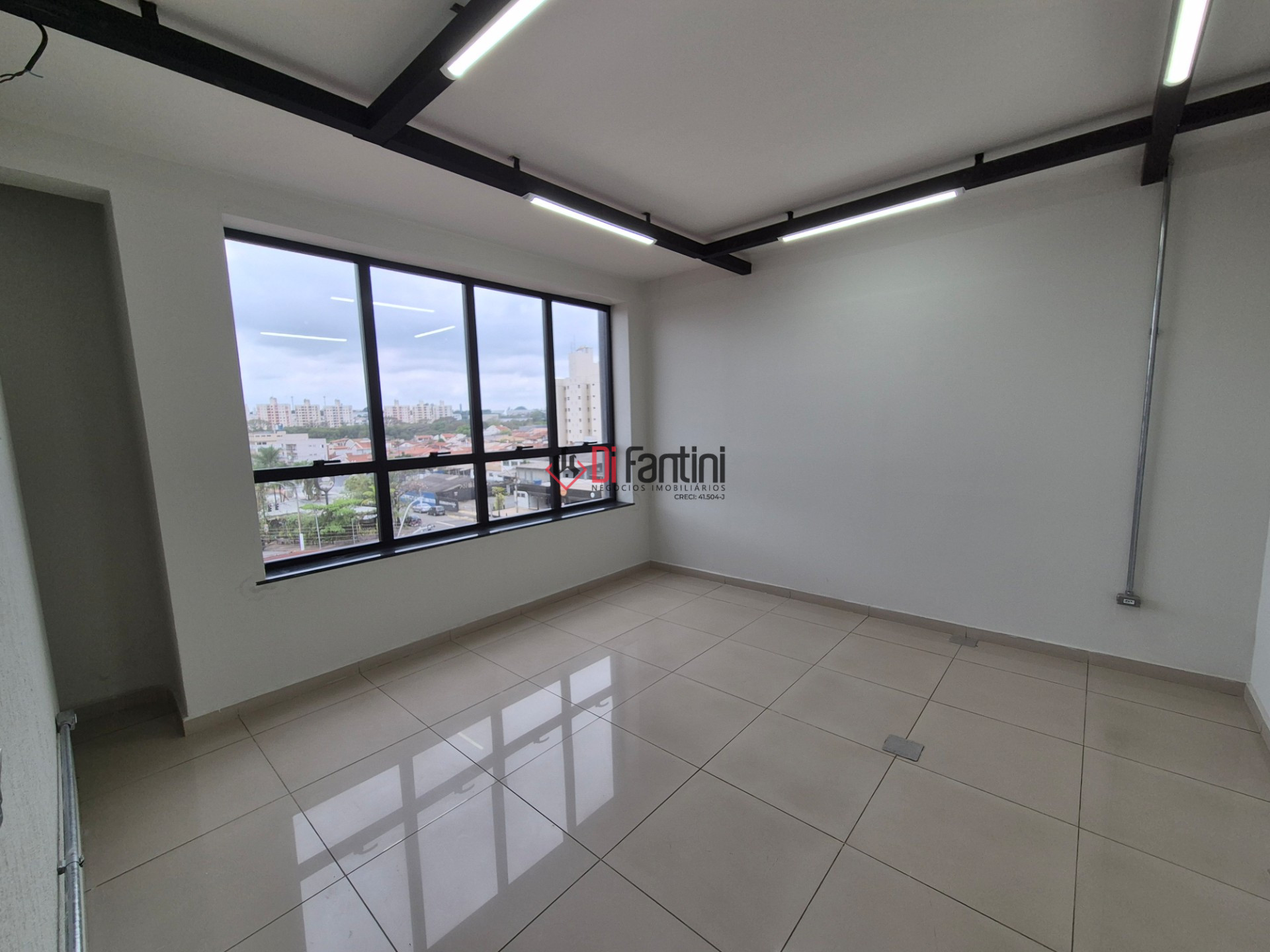 Sala Comercial / Escritorio / Consultório em Conserva