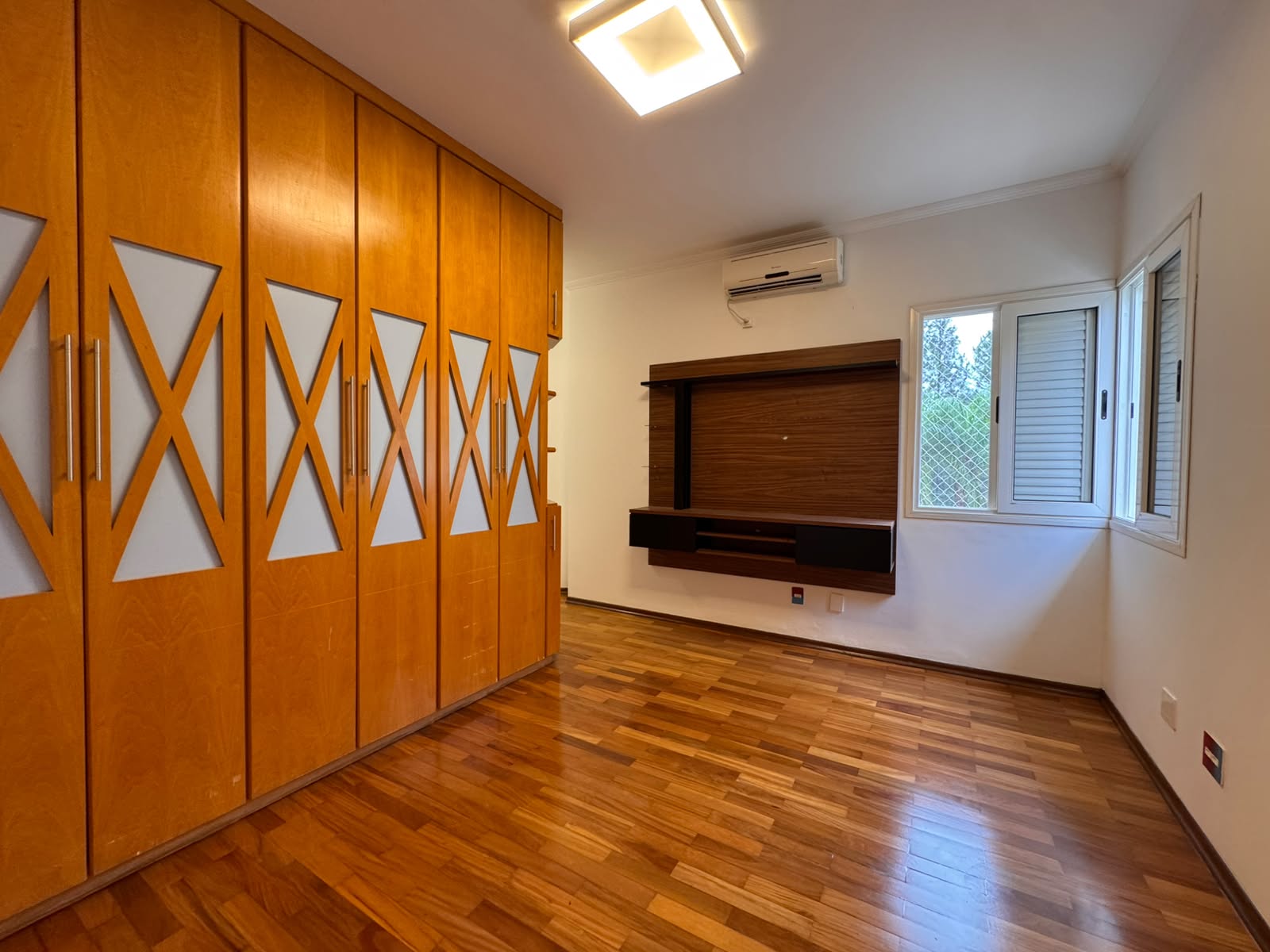 Casa em condomínio com 5 dormitórios à venda (R$ 4.200.000,00) ou locação (R$ 20.000,00/mês), 398m² - ALPHAVILLE CAMPINAS - Campinas/SP — foto 2