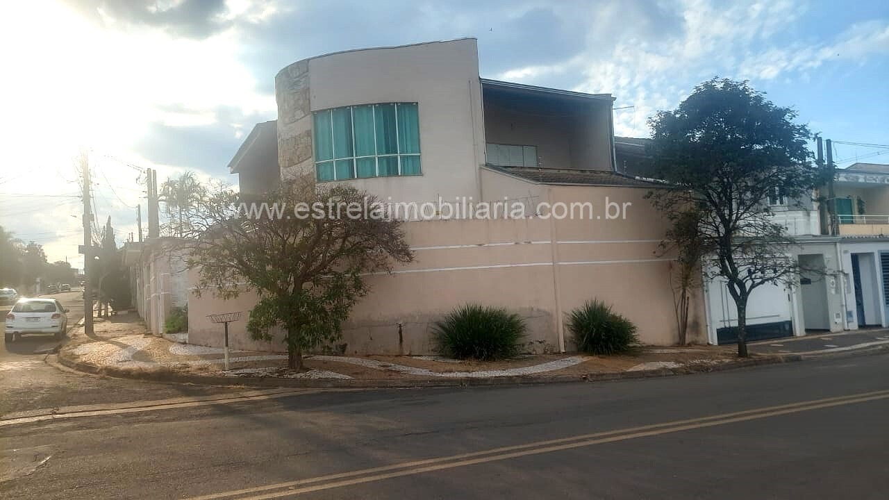 Casa em Parque Universitário