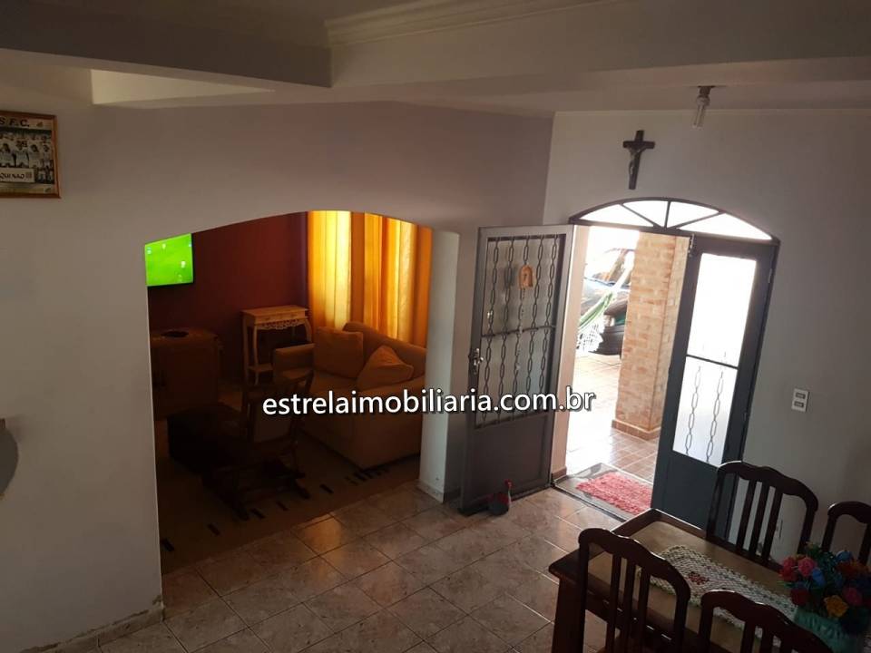 Casa em Residencial Vale das Nogueiras