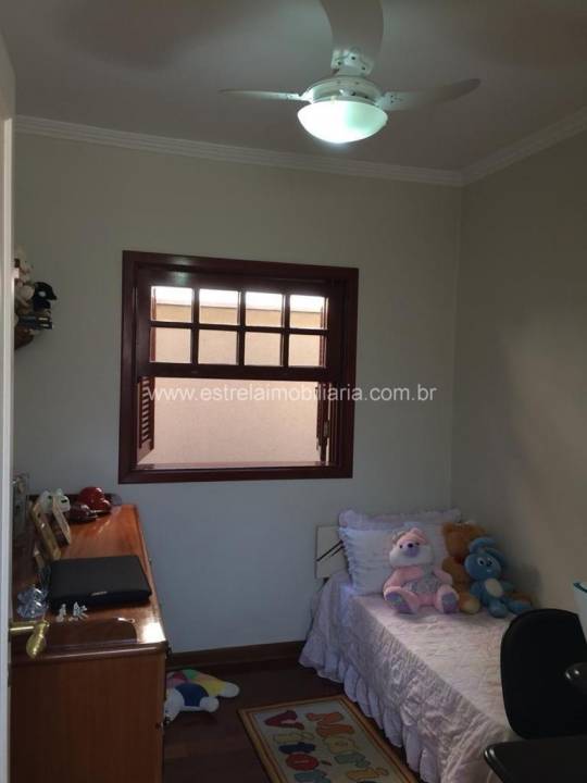 Casa em Residencial Vale das Nogueiras