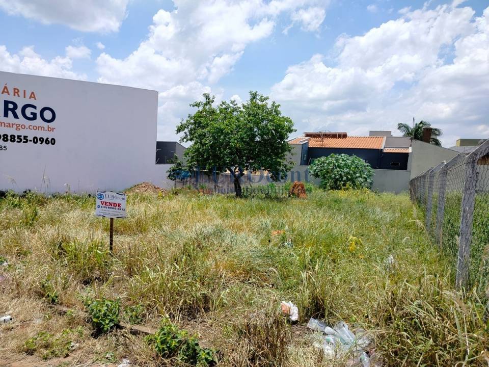 Terreno / Lote