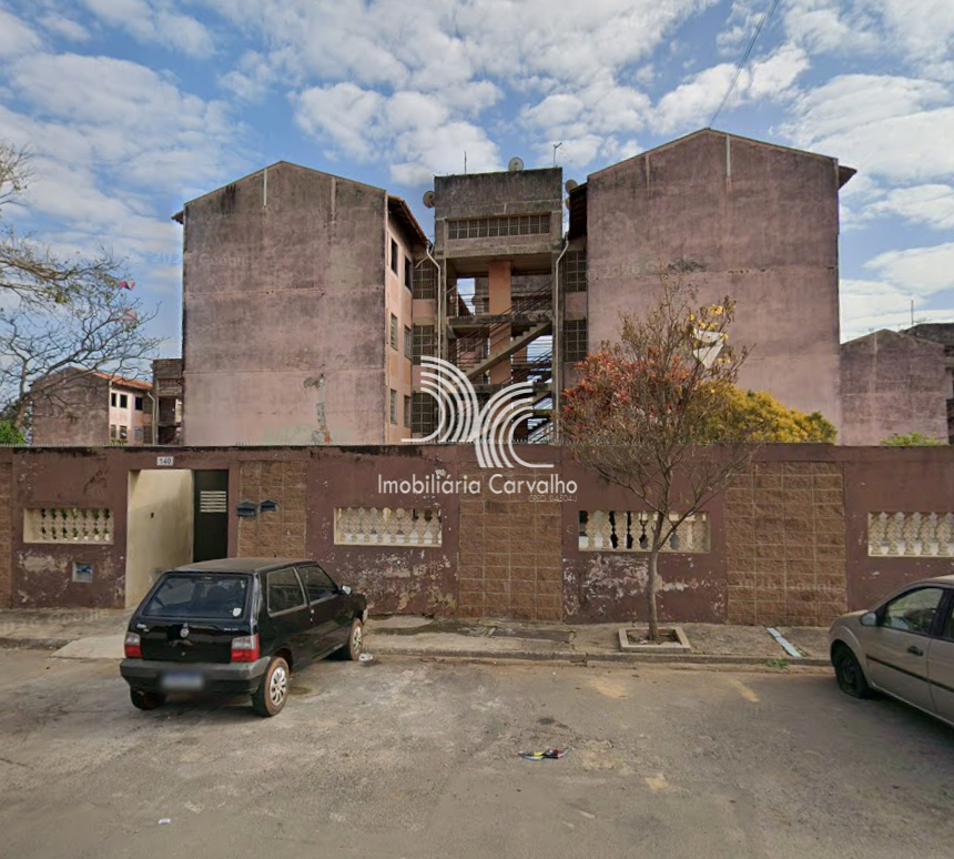 Apartamento em Conjunto Habitacional Roberto Romano