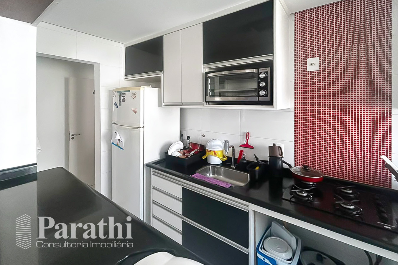 Apartamento mobiliado com 2 dormitórios à venda no Condomínio Spazio Beach, em Americana (SP). Área útil: 50m². Valor: R$ 215.000,00 — foto 4