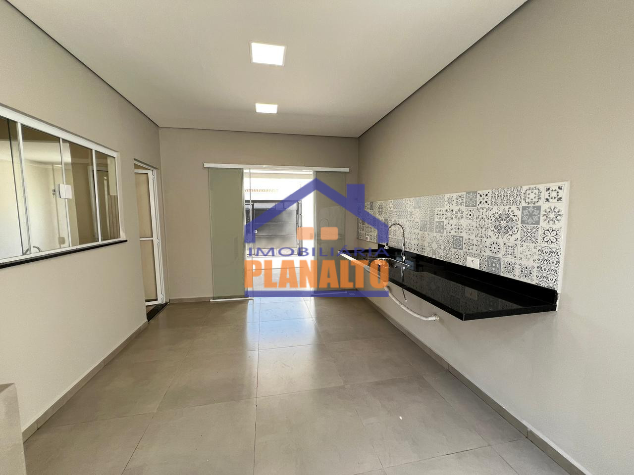 Casa com 2 dormitórios à venda, 113m² por R$ 419.000,00 - Conjunto Habitacional dos Trabalhadores - Santa Bárbara D'Oeste/SP — foto 2