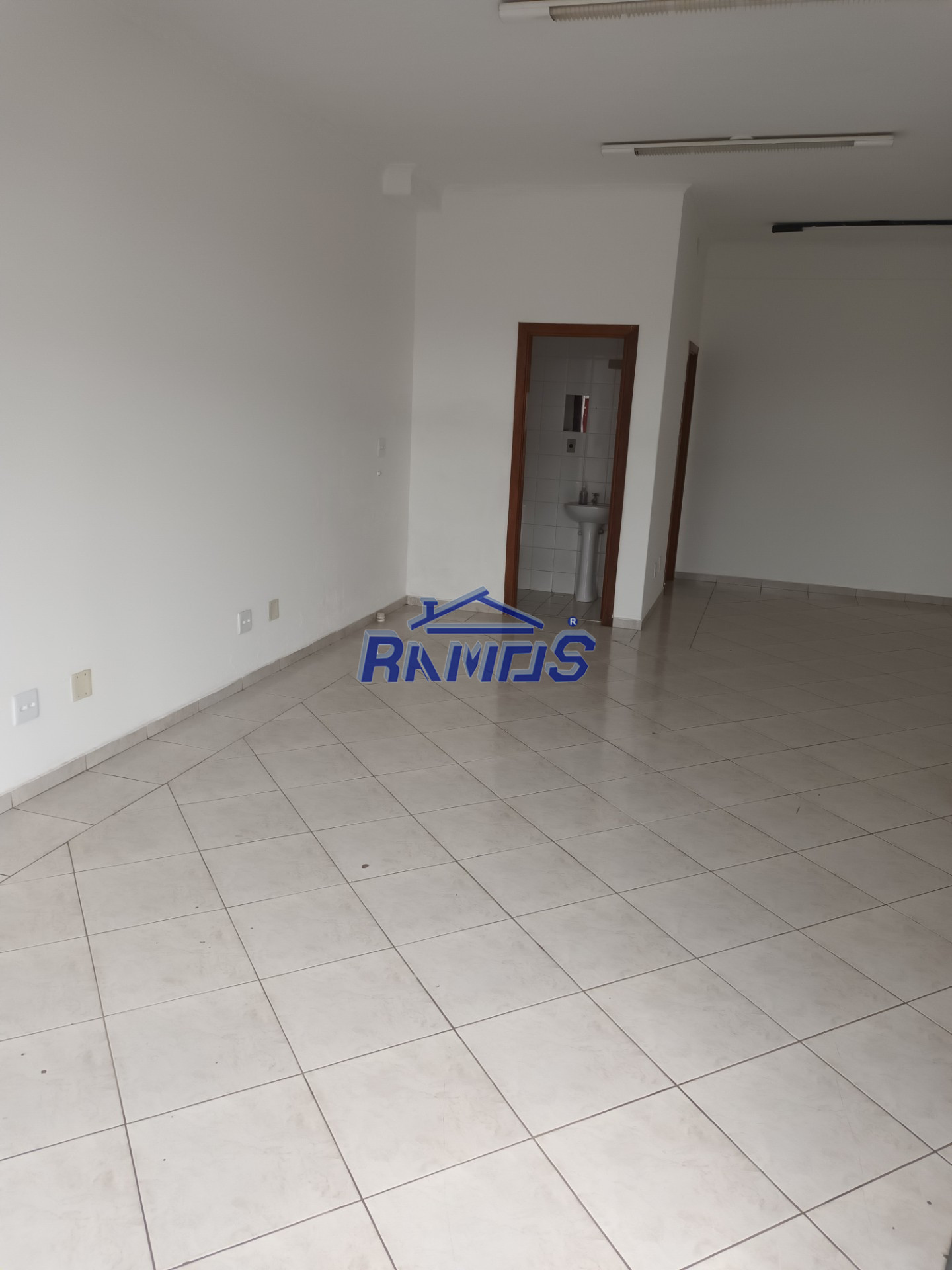 Sala Comercial / Escritorio / Consultório à venda, 50m² por R$ 165.000,00 - OFFICE CENTER - Araras/SP — foto 4