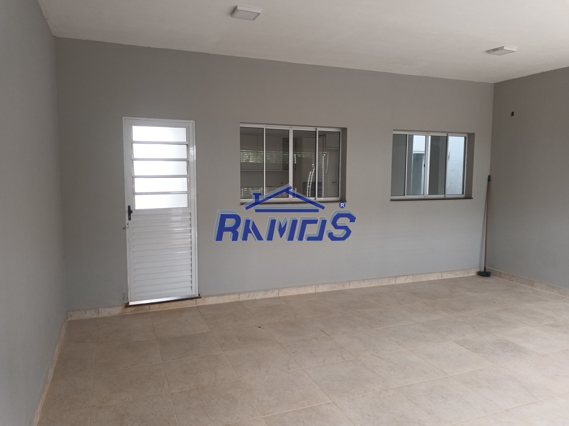 Casa com 3 dormitórios à venda (R$ 550.000,00) ou locação (R$ 2.600,00/mês), 194m² - Jardim Terras de Carolina - Araras/SP — foto 2