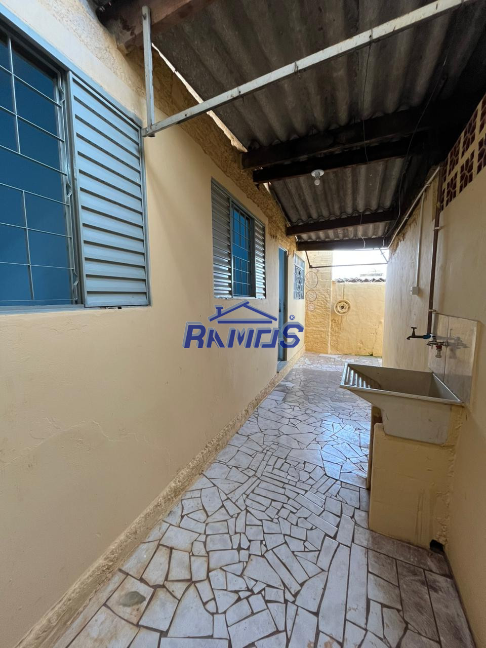 Casa em Conjunto Habitacional Narciso Gomes