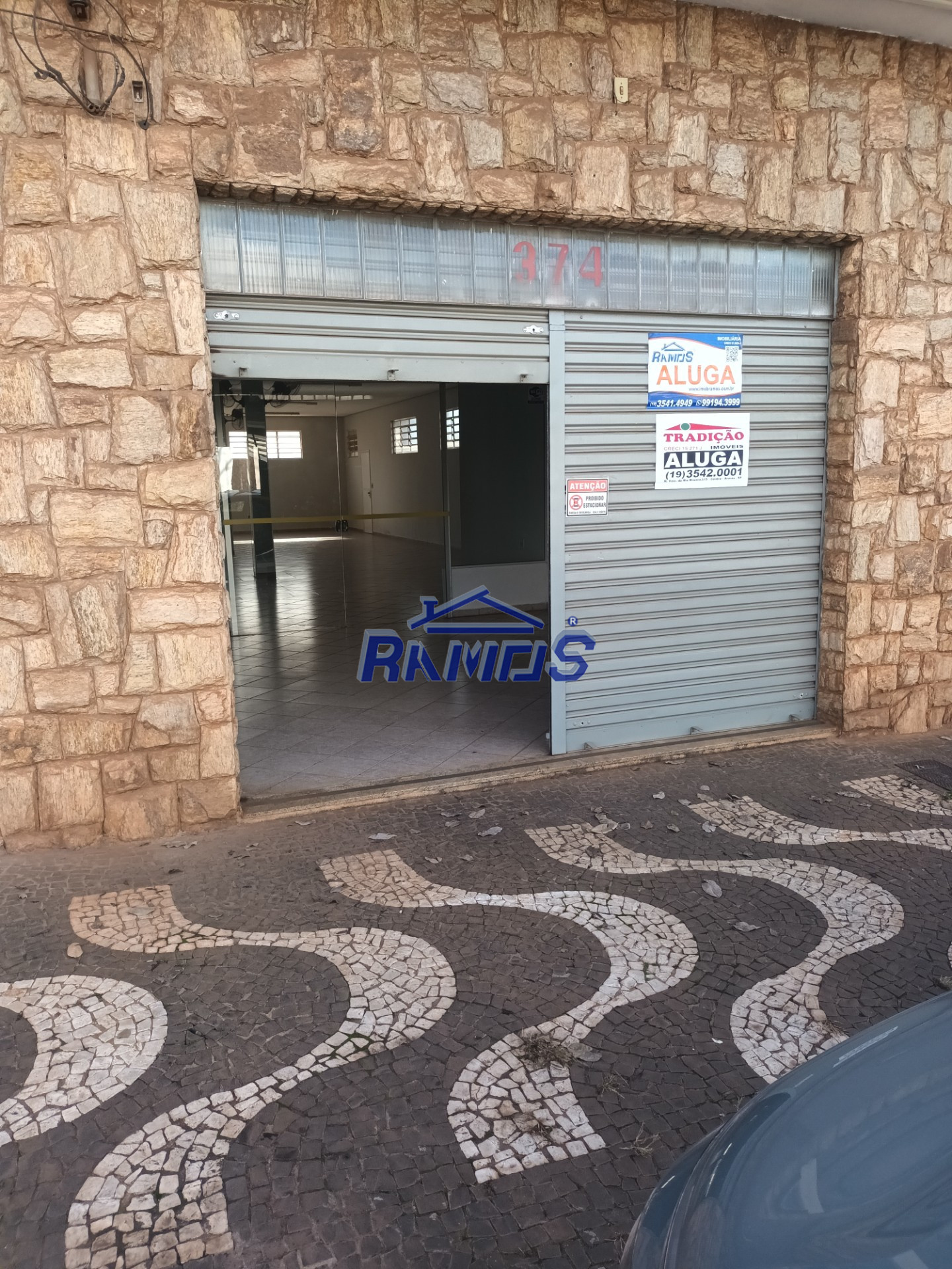 Salão Comercial / Loja em JD. CANDIDA
