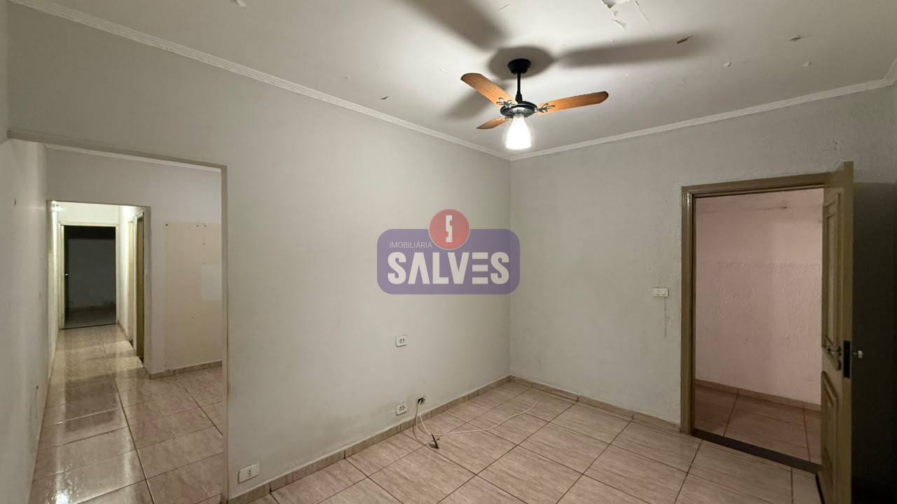 Casa de meio terreno com 04 cômodos no Jardim Pérola — foto 3