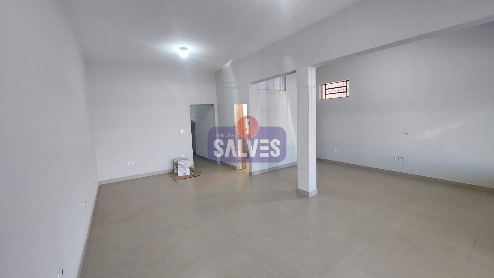 Salão Comercial / Loja em Planalto do Sol