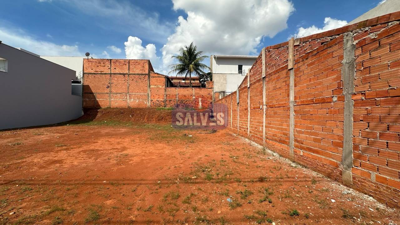 Terreno / Lote em Jardim Cândido Bertini