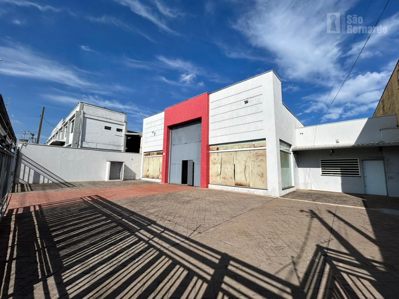 Salão Comercial / Loja em Jardim Pérola