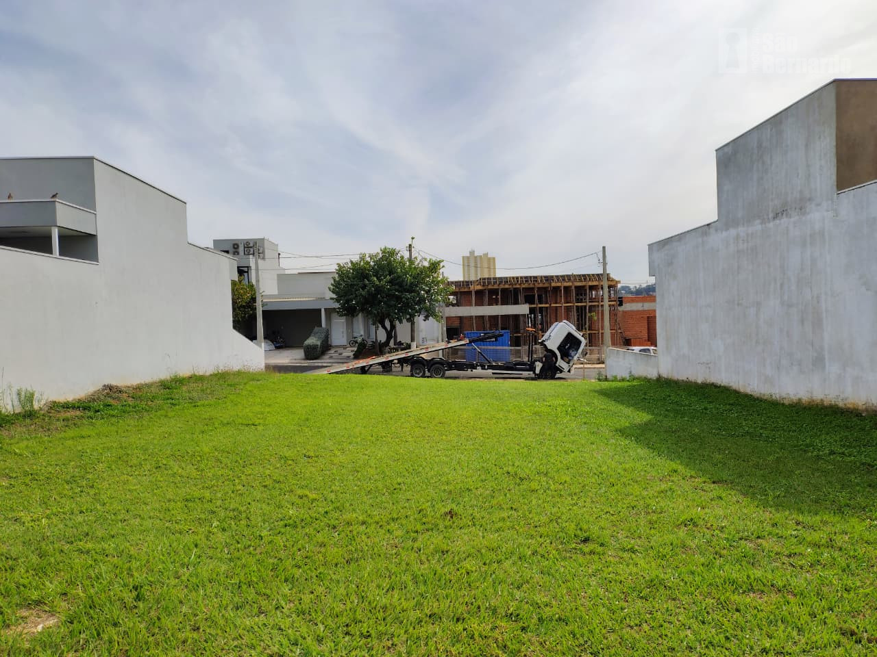 Terreno em condomínio em Chácara Letônia