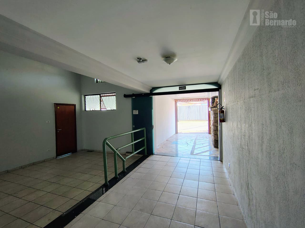 Salão Comercial / Loja em Parque Novo Mundo