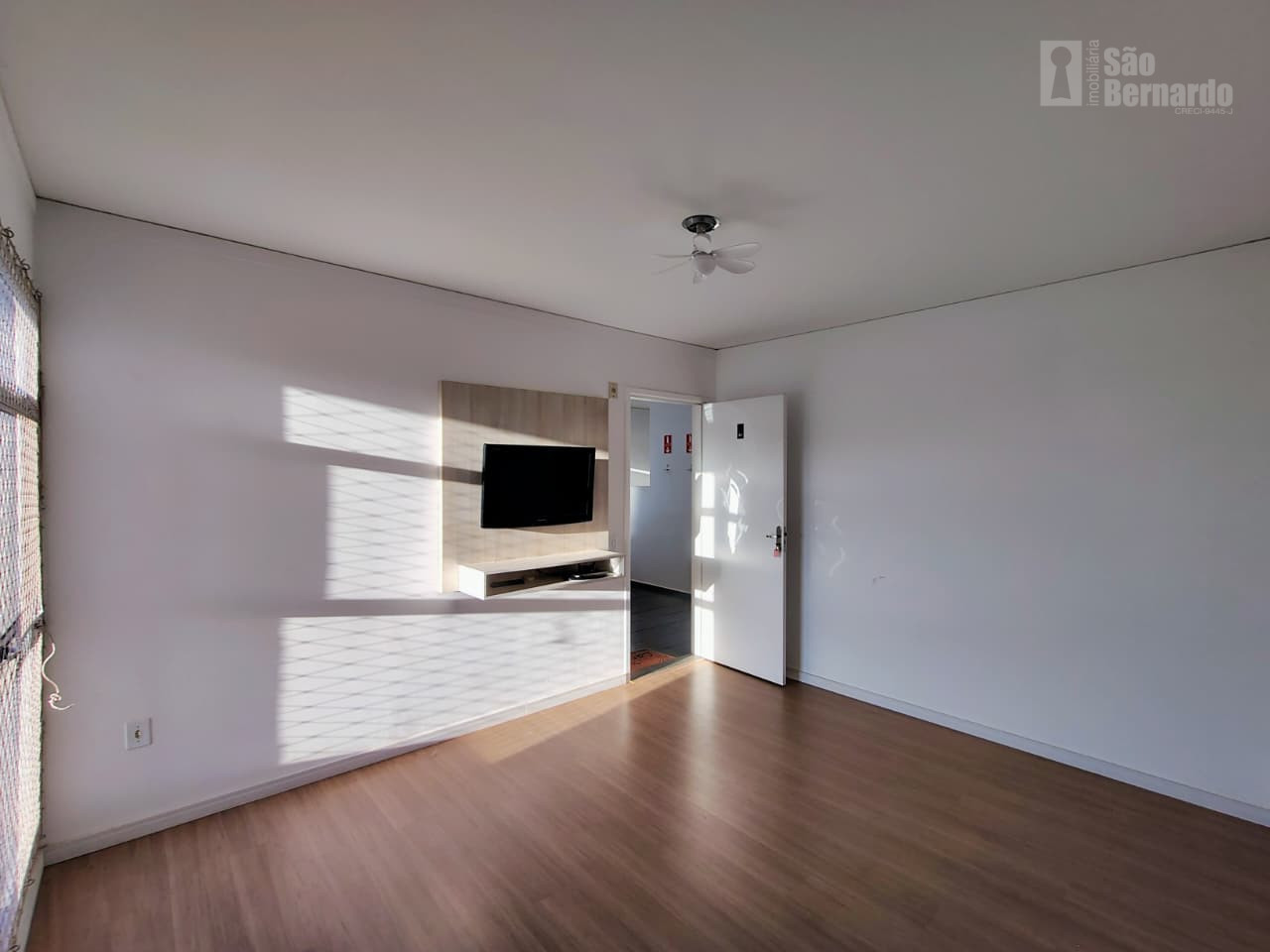 Apartamento com 2 dormitórios para locação, 55m² por R$ 950,00/mês - Condomínio Esmeralda - Santa Bárbara D'Oeste/SP — foto 2
