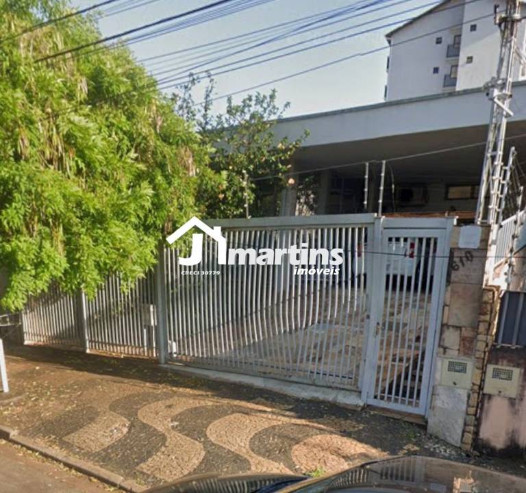 Casa comercial em Jardim Chapadão