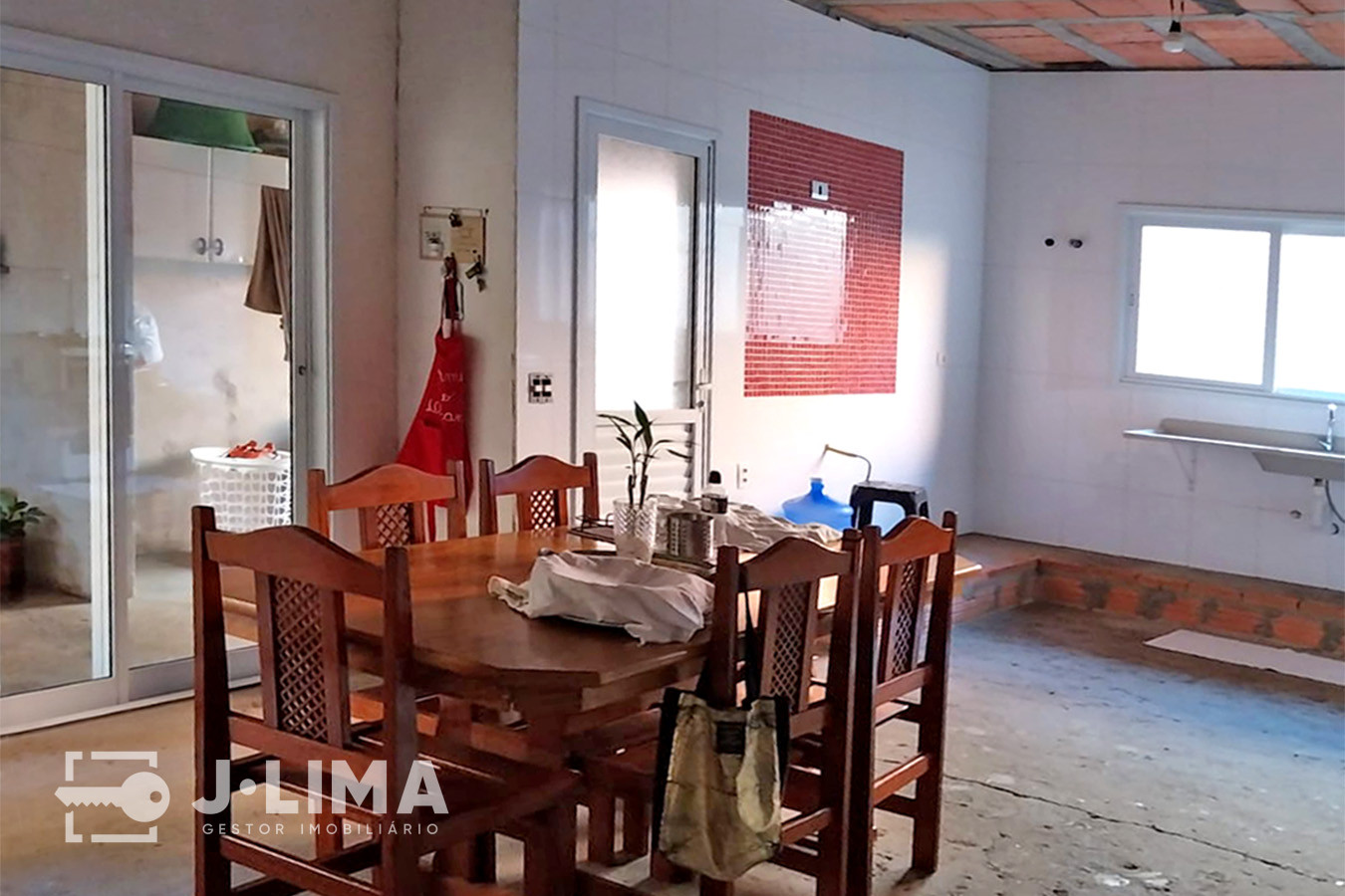 Sobrado com 3 dormitórios à venda na parte alta do Nova Carioba, em Americana (SP). Área útil: 160m². Valor: R$ 390.000,00 — foto 2