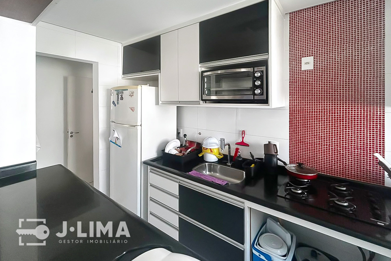 Apartamento mobiliado com 2 dormitórios à venda no Condomínio Spazio Beach, em Americana (SP). Área útil: 50m². Valor: R$ 215.000,00 — foto 4