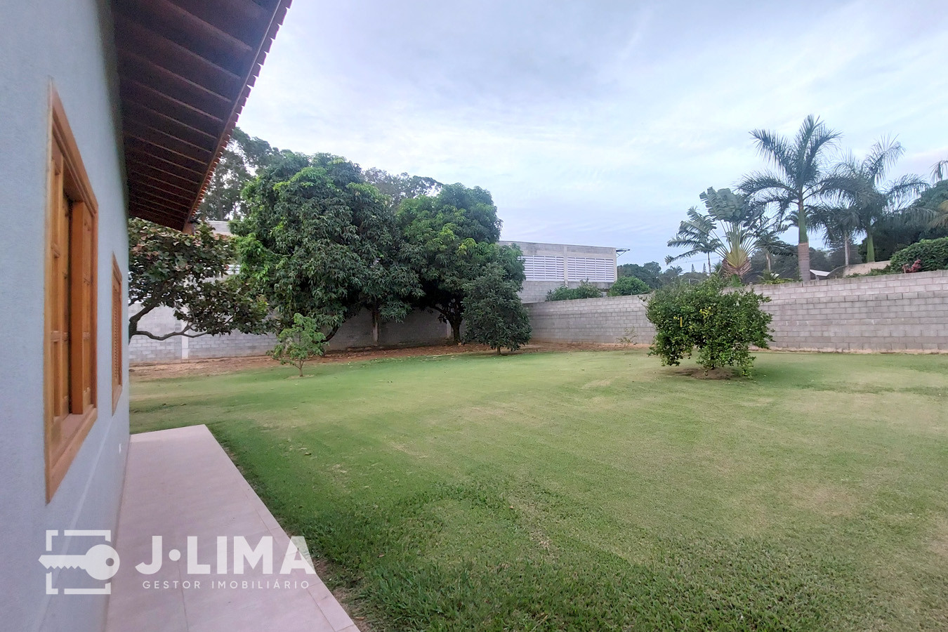 Chácara com piscina e minicampo à venda em Nova Odessa (SP). Área útil de 390m². Valor: R$ 2.600.000,00 — foto 3