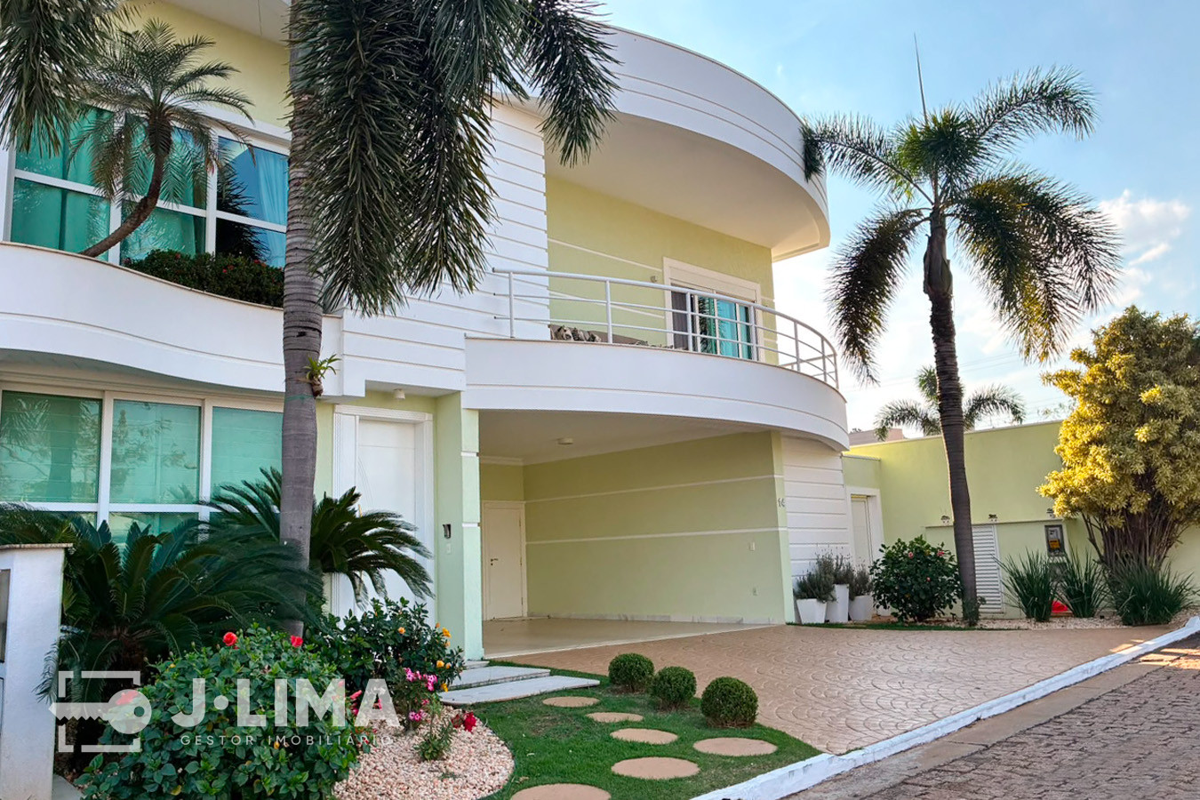 Casa em condomínio em Vila Santo Antônio