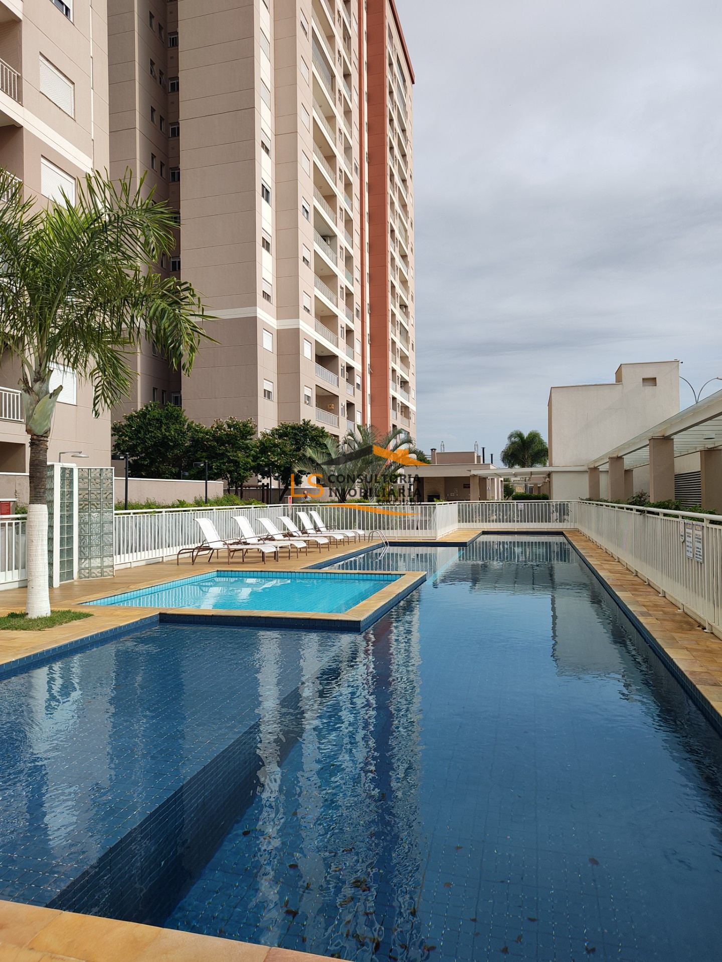 Apartamento em Jardim Jacyra