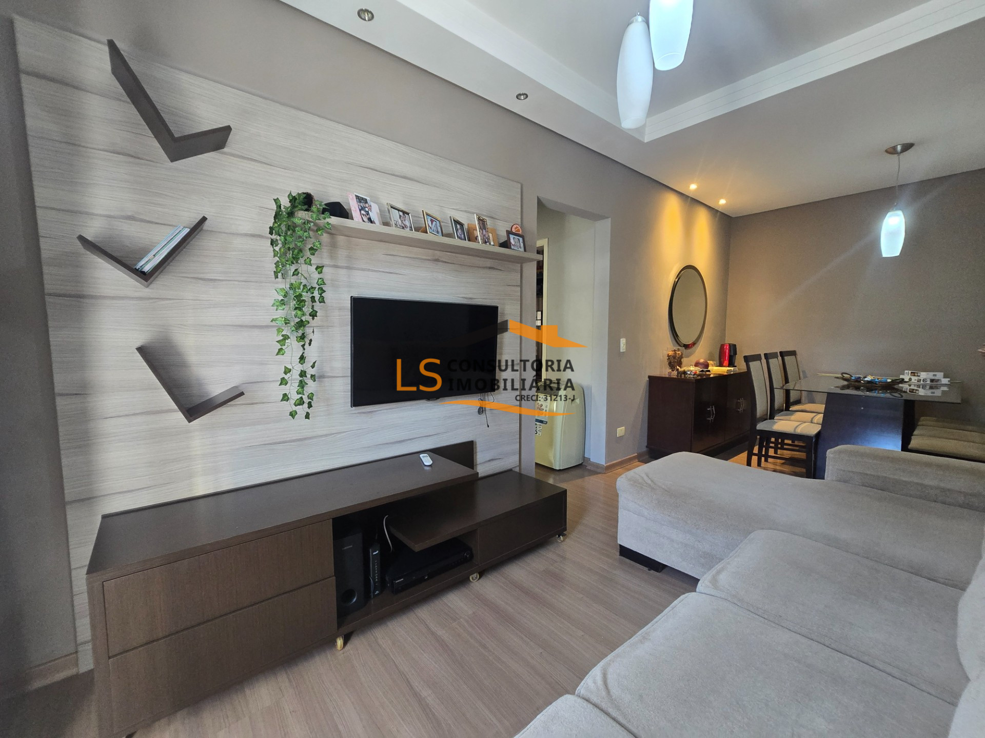 Apartamento em Catharina Zanaga