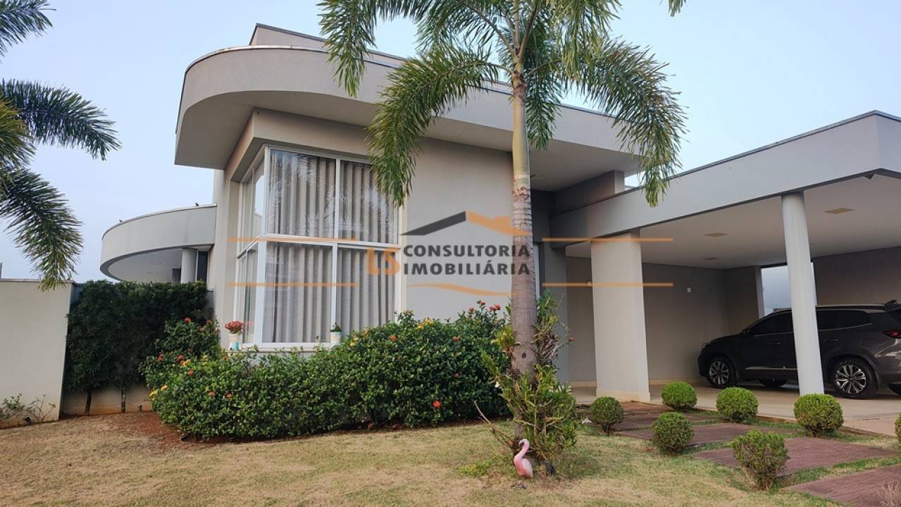 Casa em condomínio em Estancia Hípica