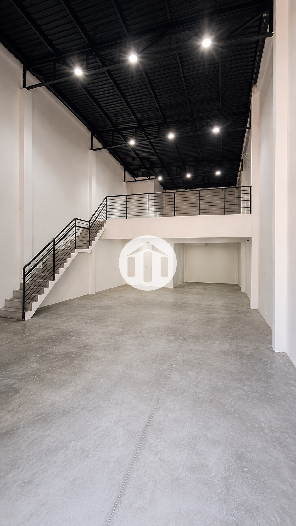 Salão Comercial / Loja em Vila Frezzarim