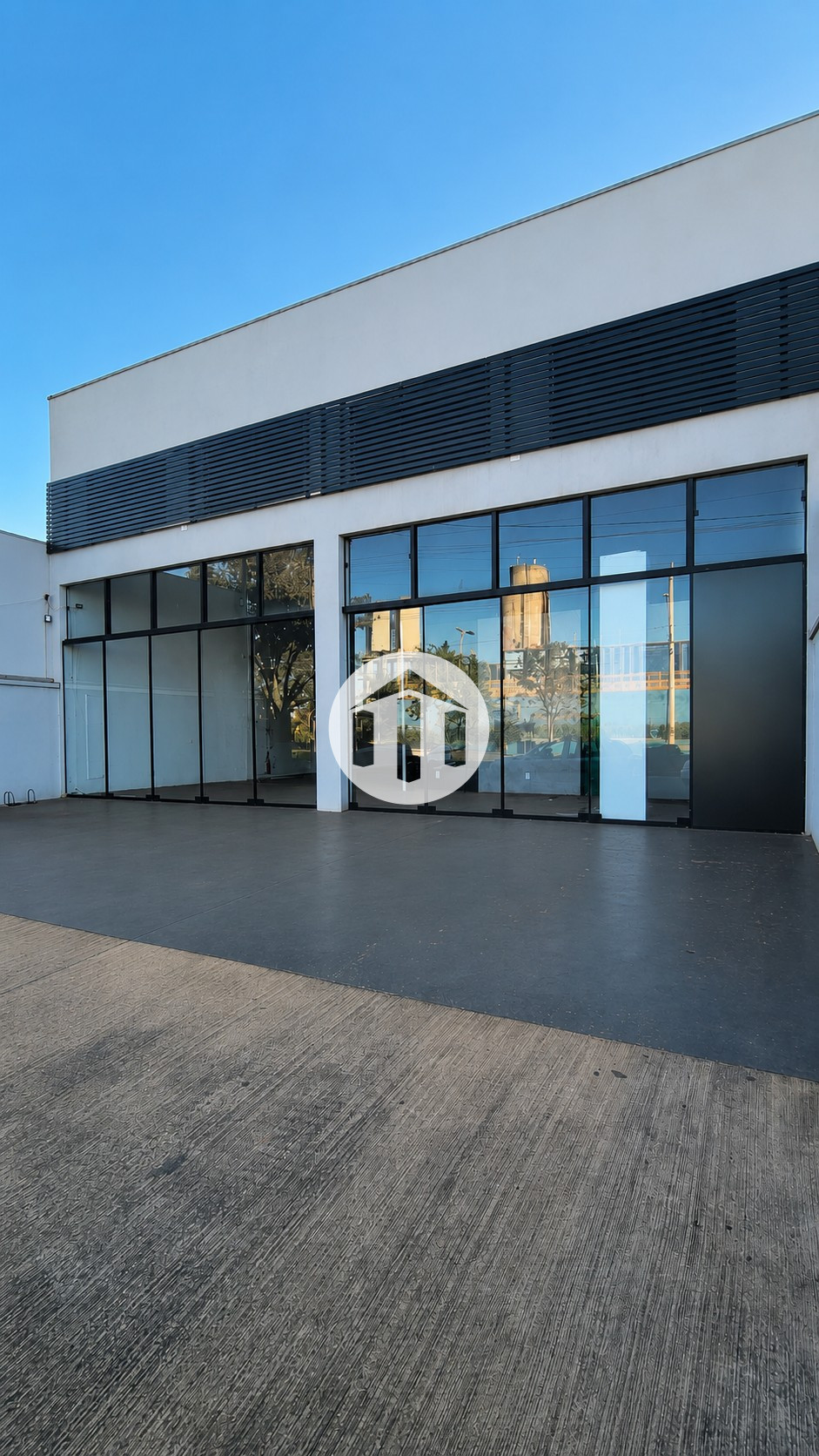 Salão Comercial / Loja em Jardim Souza Queiroz
