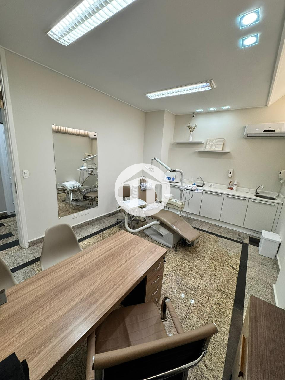 Sala Comercial / Escritorio / Consultório em Chácara Girassol