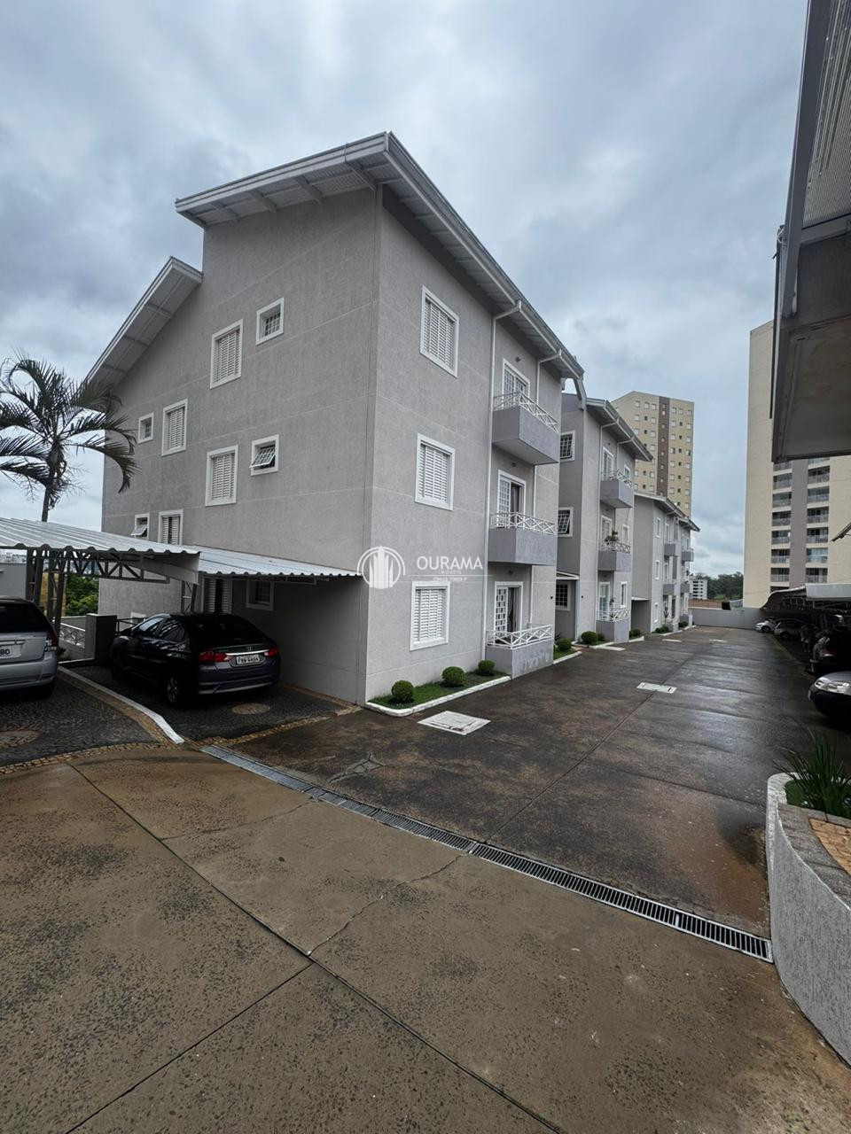 Apartamento em Catharina Zanaga