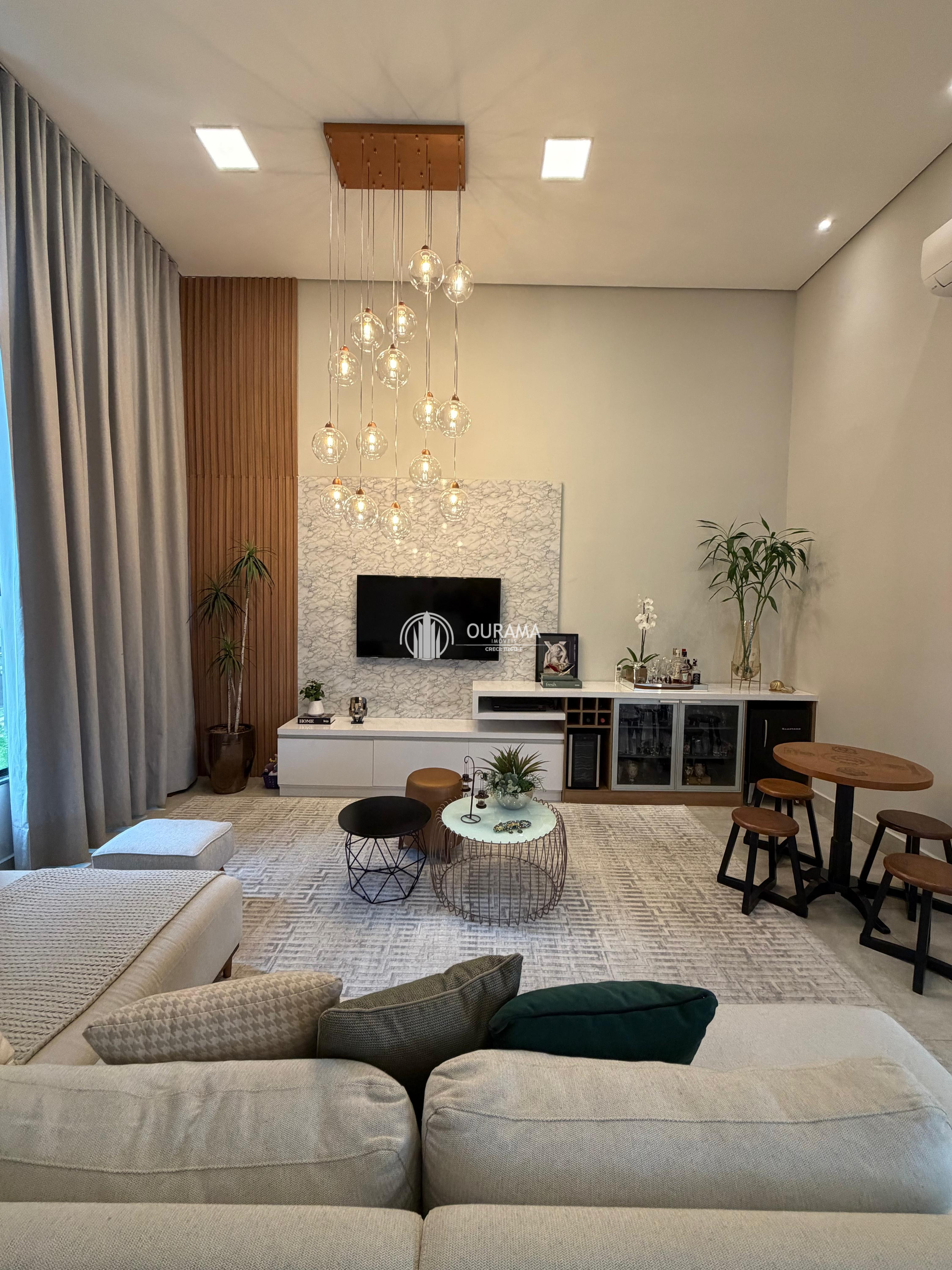Casa em condomínio em Carioba