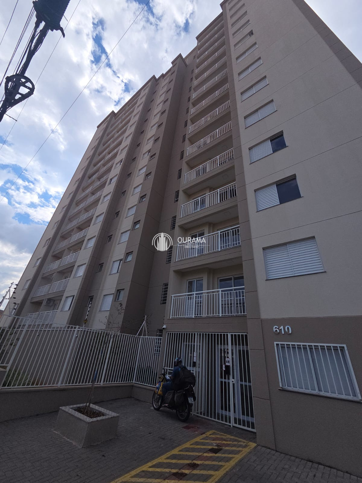 Apartamento em Vila Mollon IV