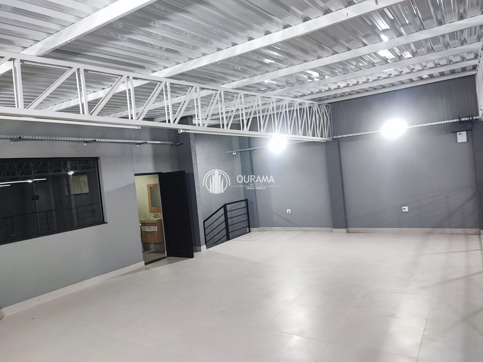 Salão Comercial / Loja para locação, 260m² por R$ 5.000,00/mês - Jardim Alphacenter - Santa Bárbara D'Oeste/SP — foto 2