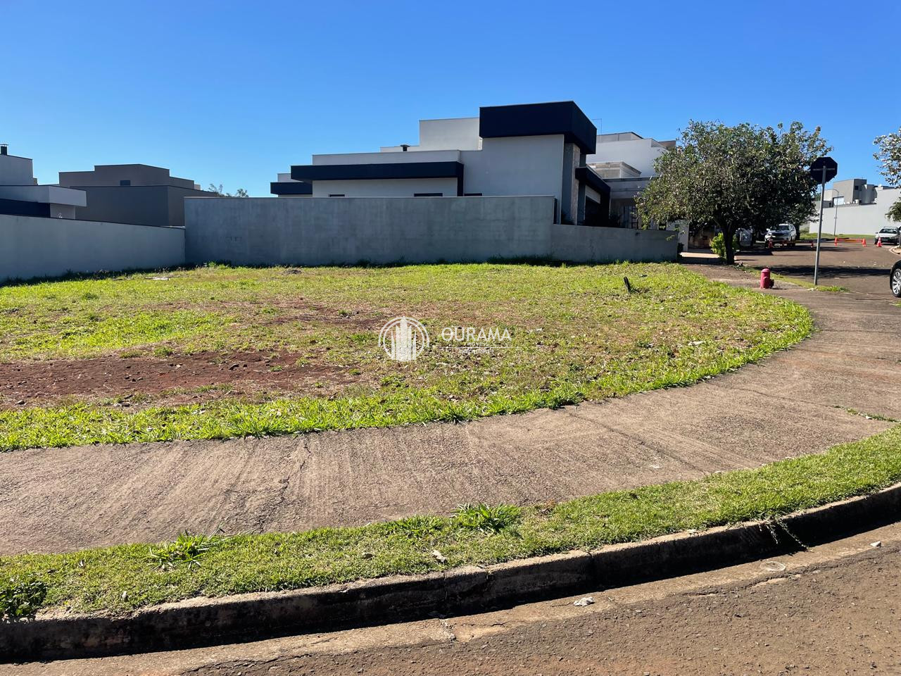 Terreno em condomínio em Parque Nova Carioba