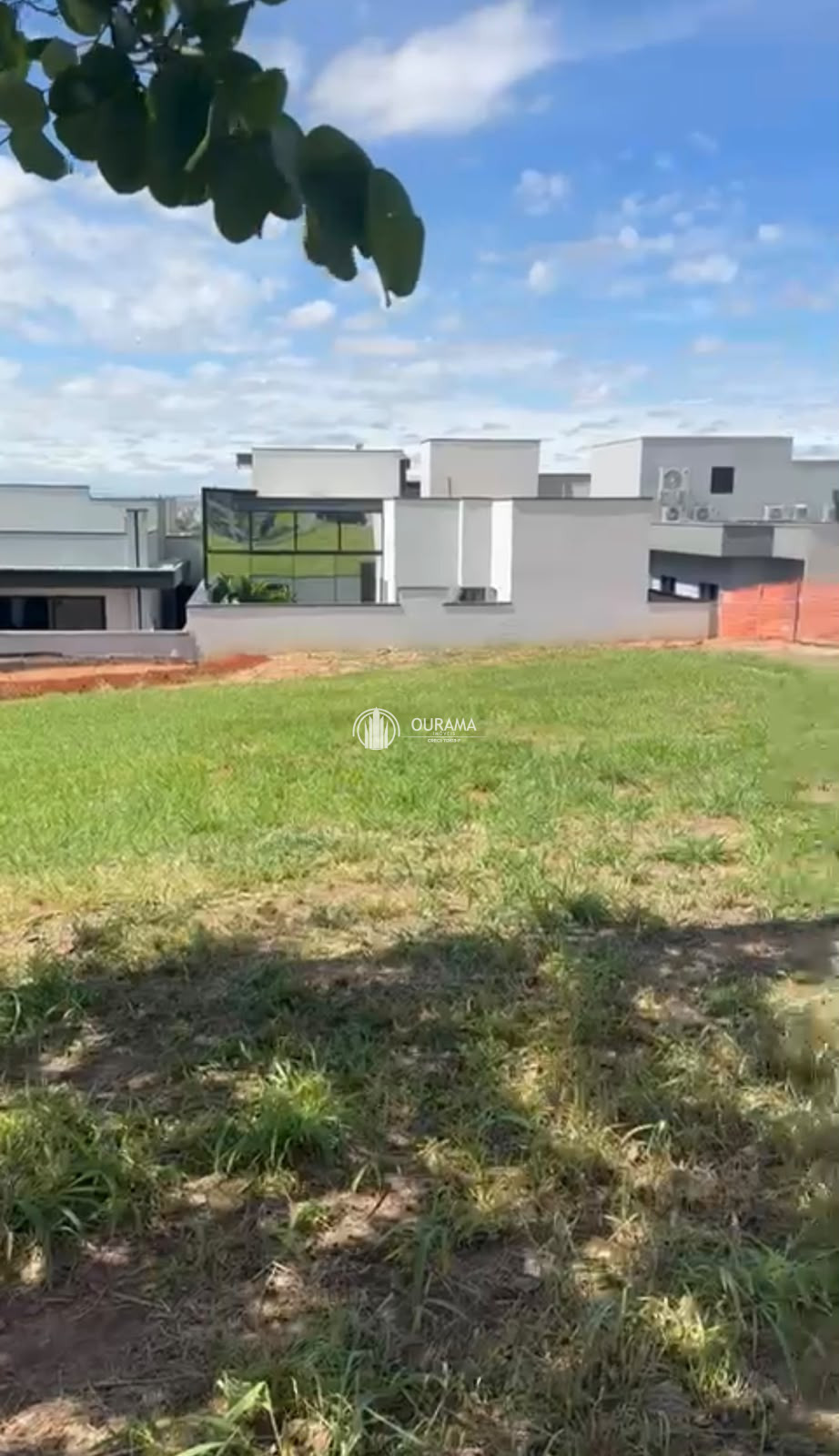 Terreno em condomínio em Zona Predominantemente Residencial Dois ( Zpr 2)