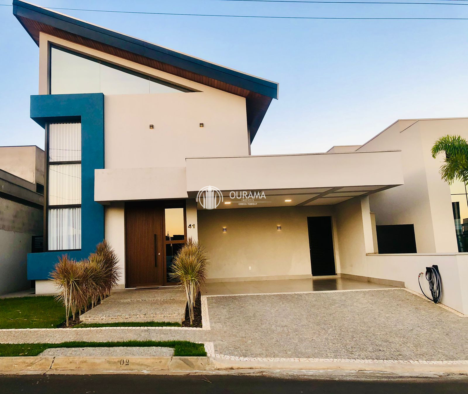 Casa em condomínio em Zona Predominantemente Residencial Dois ( Zpr 2)