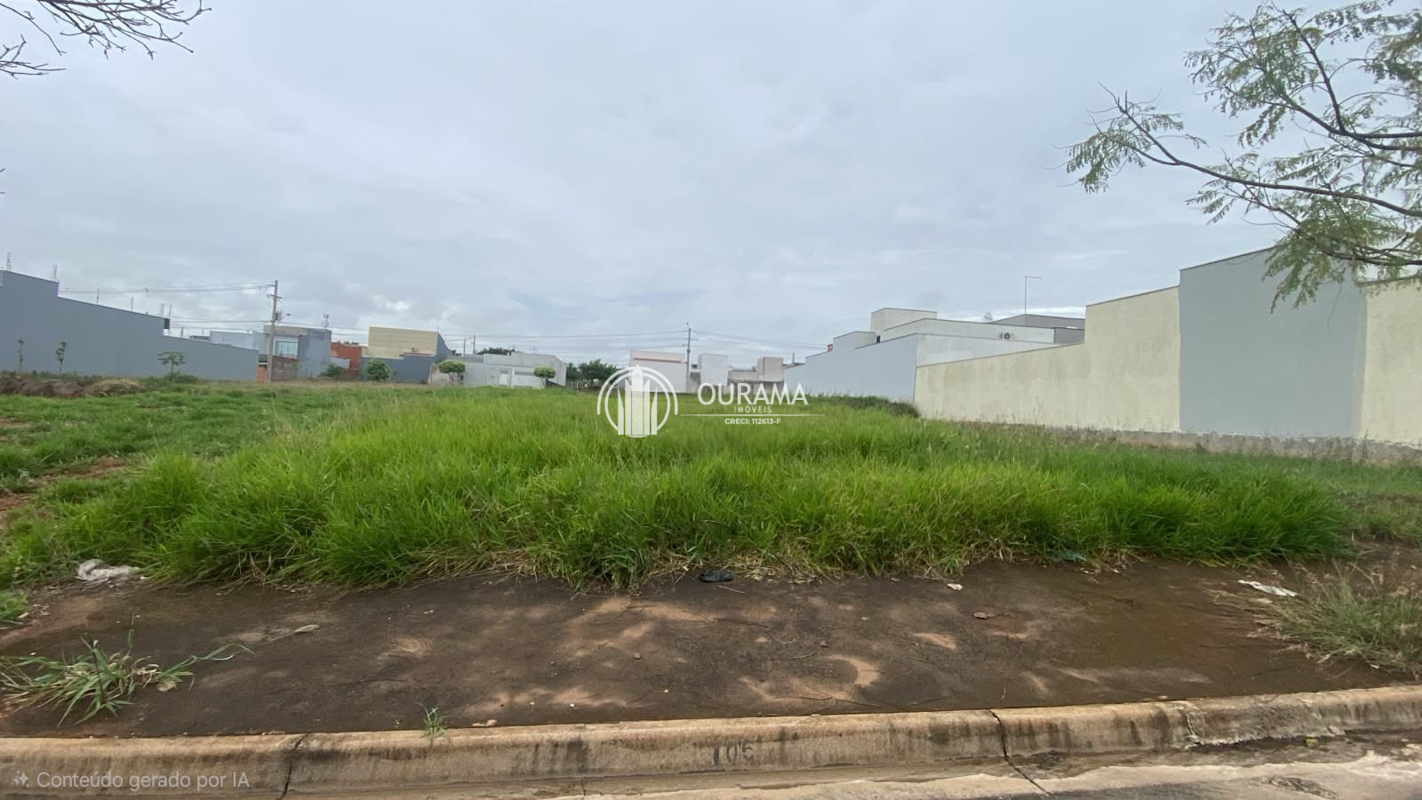 Terreno / Lote em Jardim dos Manacás